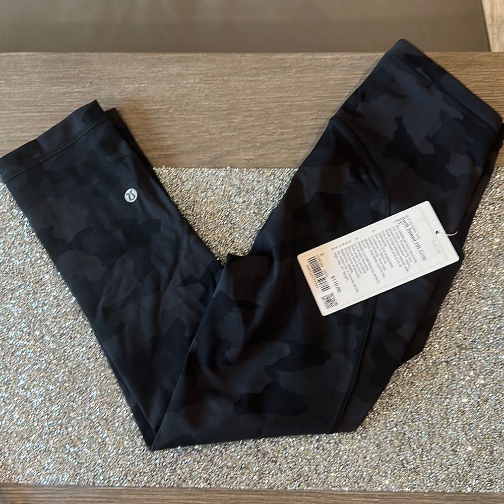 Lululemon Swift Speed High-Rise Crop 21" Black Camo Women's Size 2 NWT 🖤✨